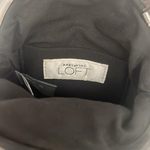 Ann Taylor Loft Satin Beaded/Sequin Evening Wrist Bag Black/Silver - Picture 5 of 6